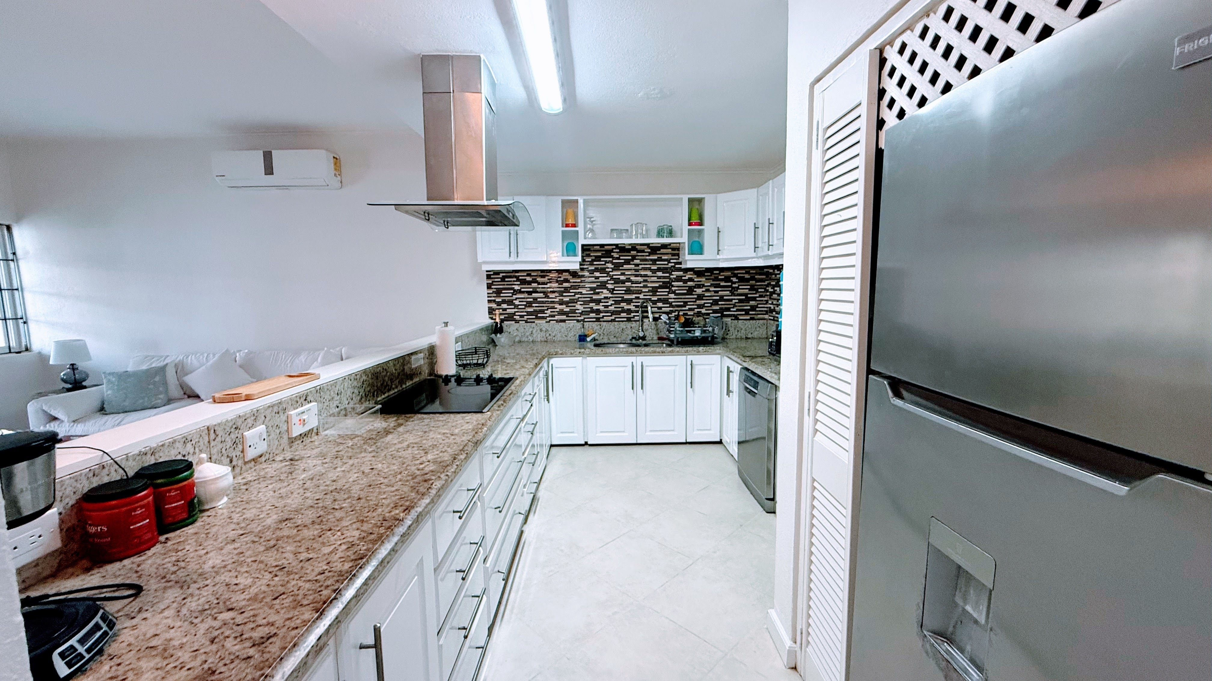  Image of Apartment - 3 Bedrooms - 3 Bathrooms for Holiday Rentals in Hastings-Barbados, Image 8