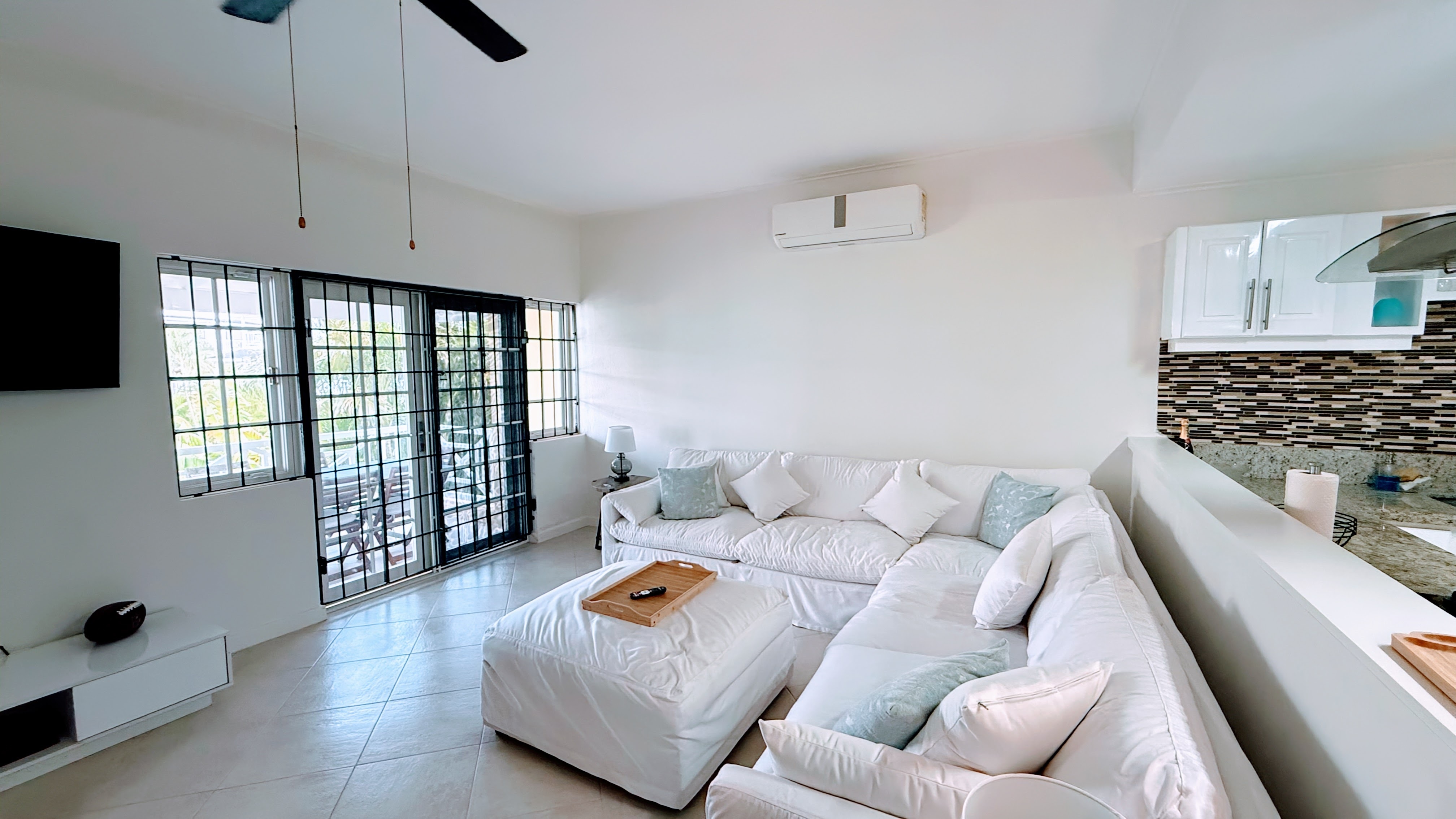 Image of Apartment - 3 Bedrooms - 3 Bathrooms for Rental in Hastings-Barbados, Image 3