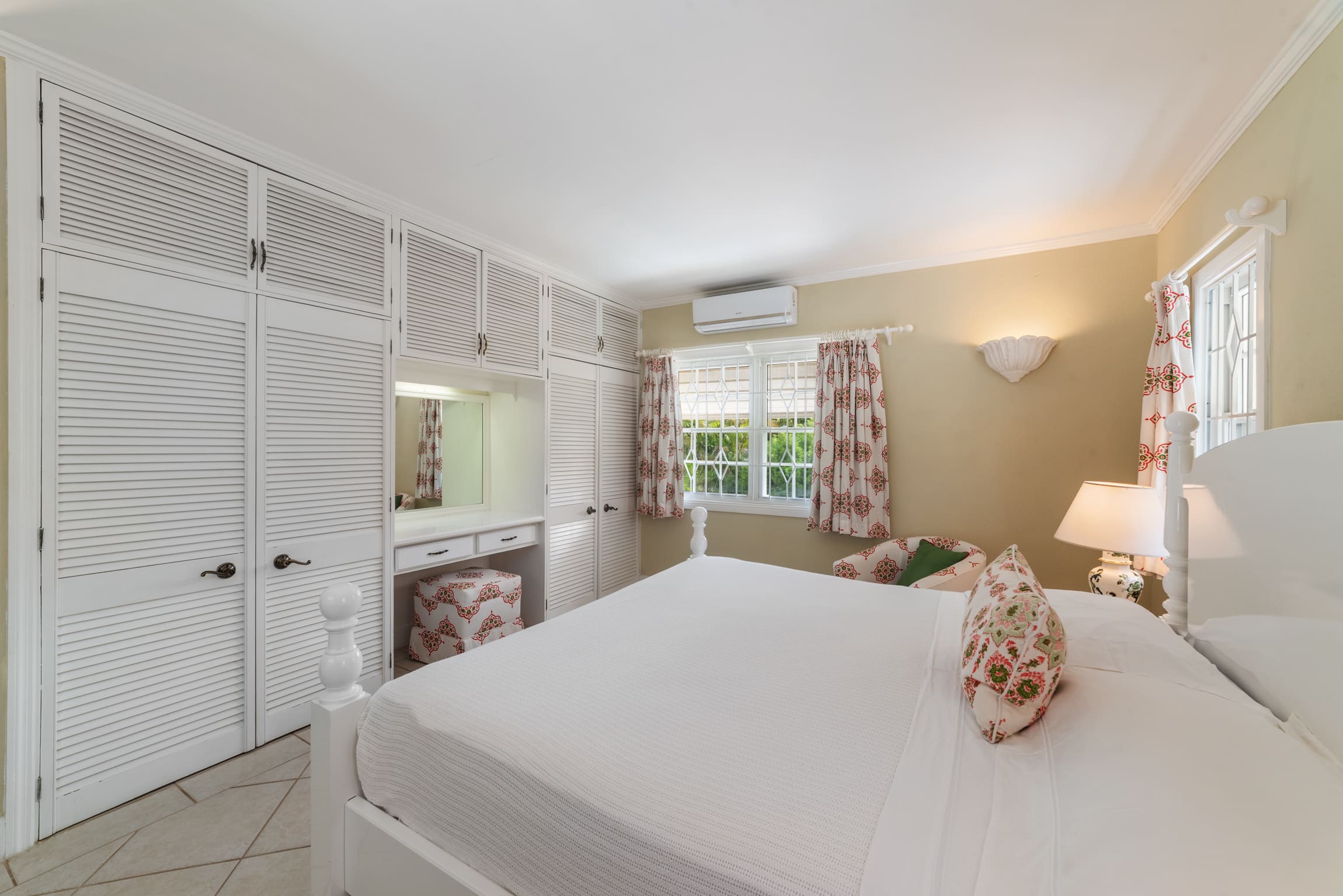 Ascot 3 Villa – 200m to Gibbs Beach