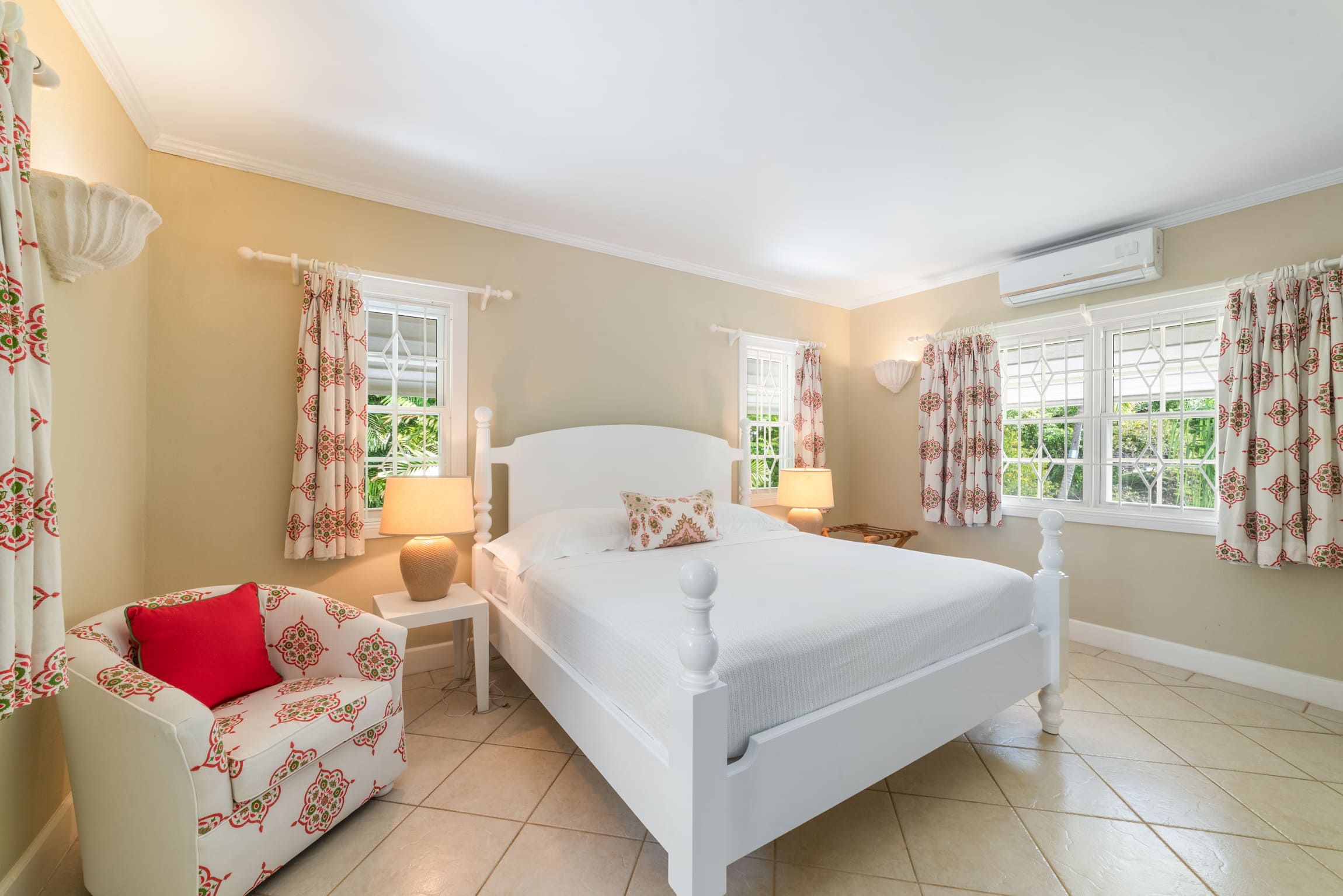 Ascot 3 Villa – 200m to Gibbs Beach