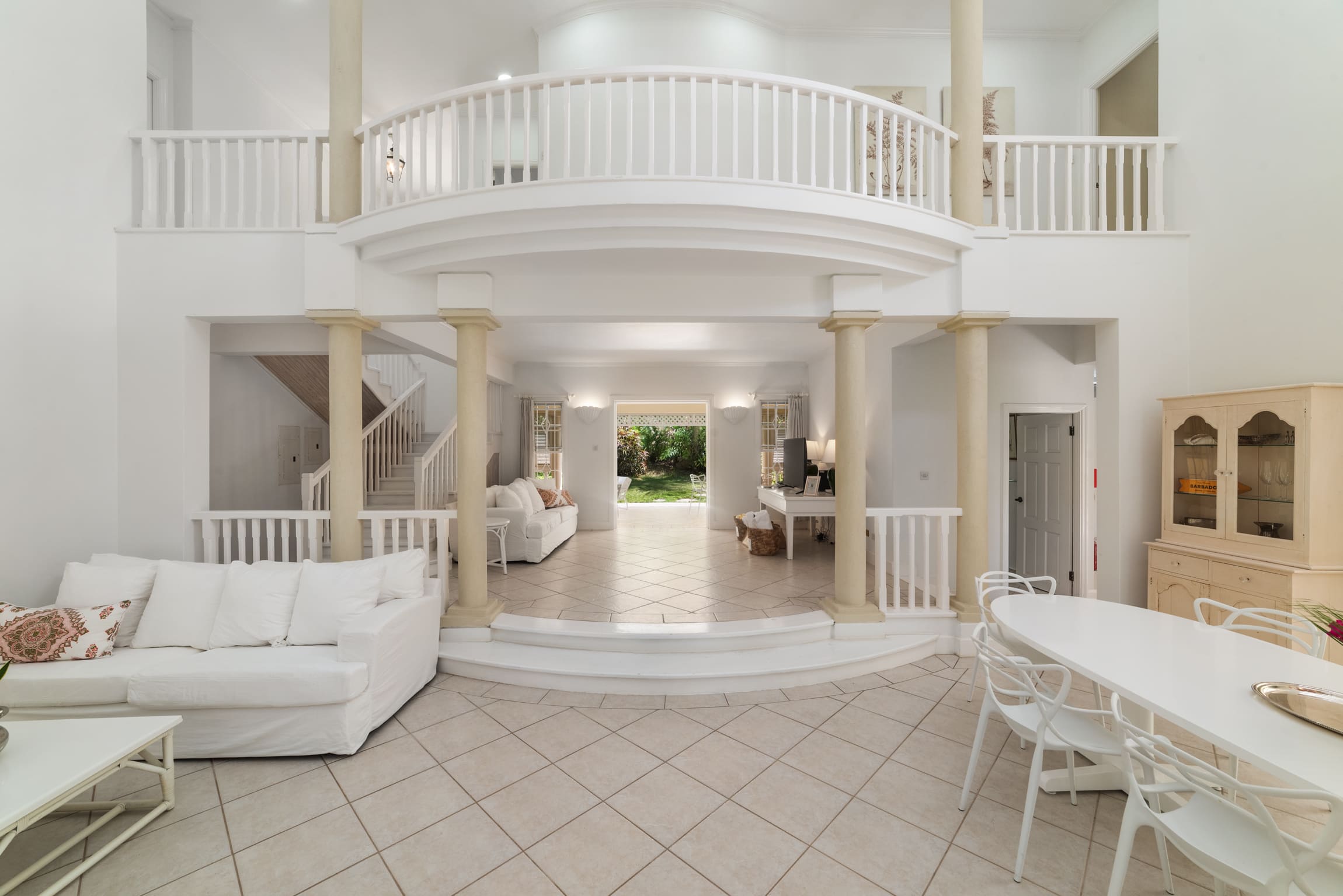 Ascot 3 Villa – 200m to Gibbs Beach