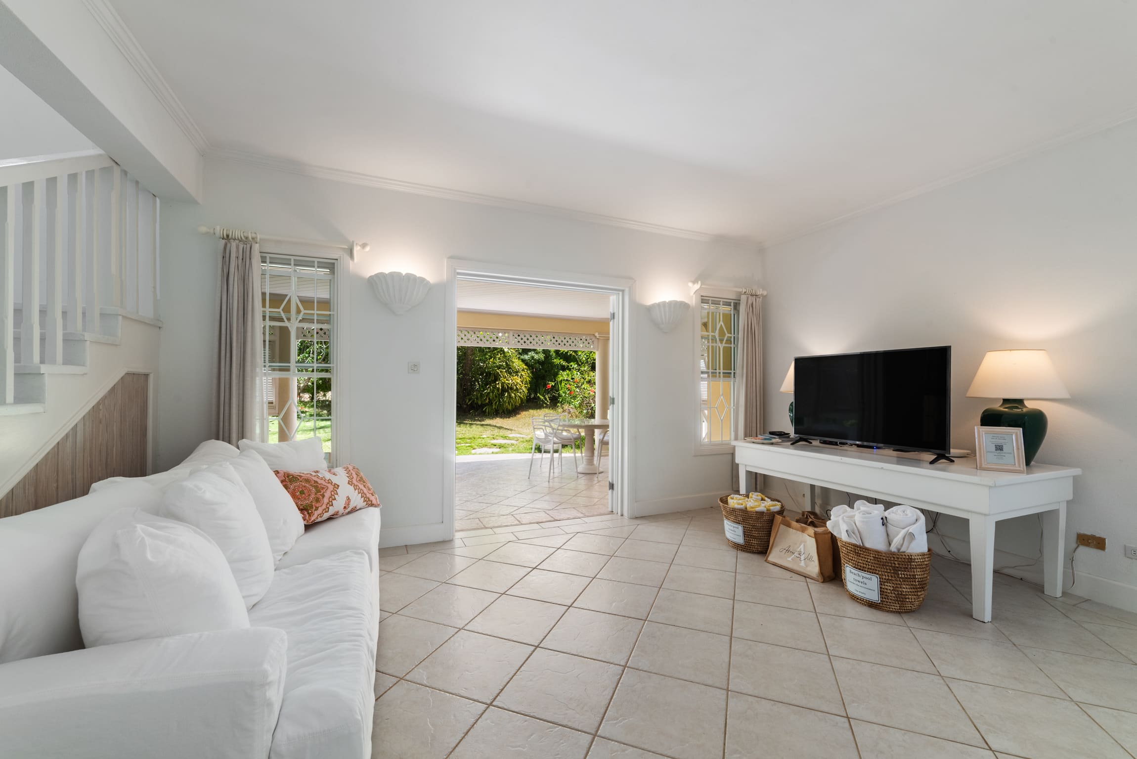 Ascot 3 Villa – 200m to Gibbs Beach