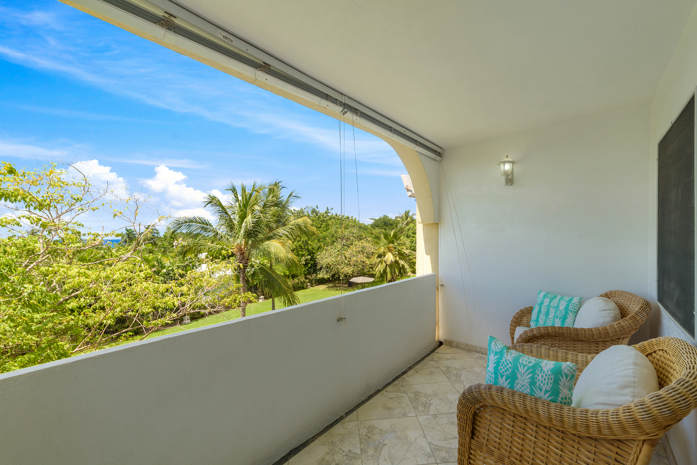 Golden View No. 328 – Rum Runner