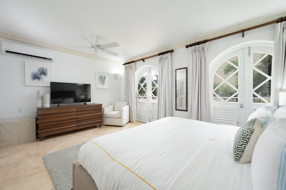 Image of Beachfront Apartment - 3 Bedrooms - 3 Bathrooms for Sale in Road View-Barbados, Image 2