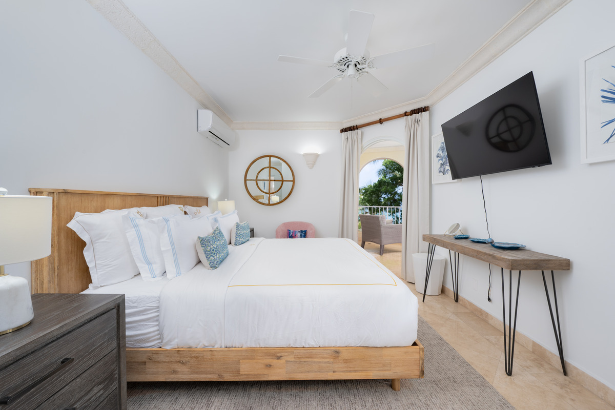 Image of Beachfront Apartment - 3 Bedrooms - 3 Bathrooms for Sale in Road View-Barbados, Image 4