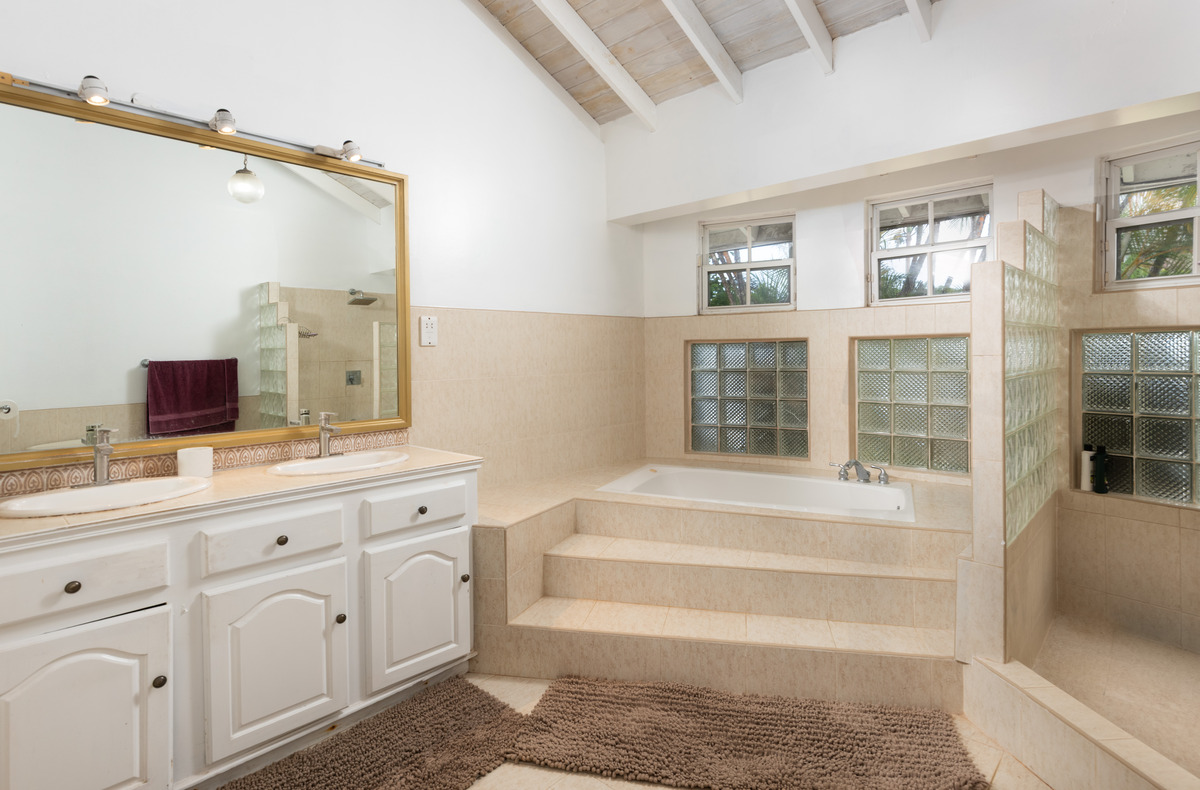  Image of House - 4 Bedrooms - 5 Bathrooms for Sales in Mount Wilton-Barbados, Image 11