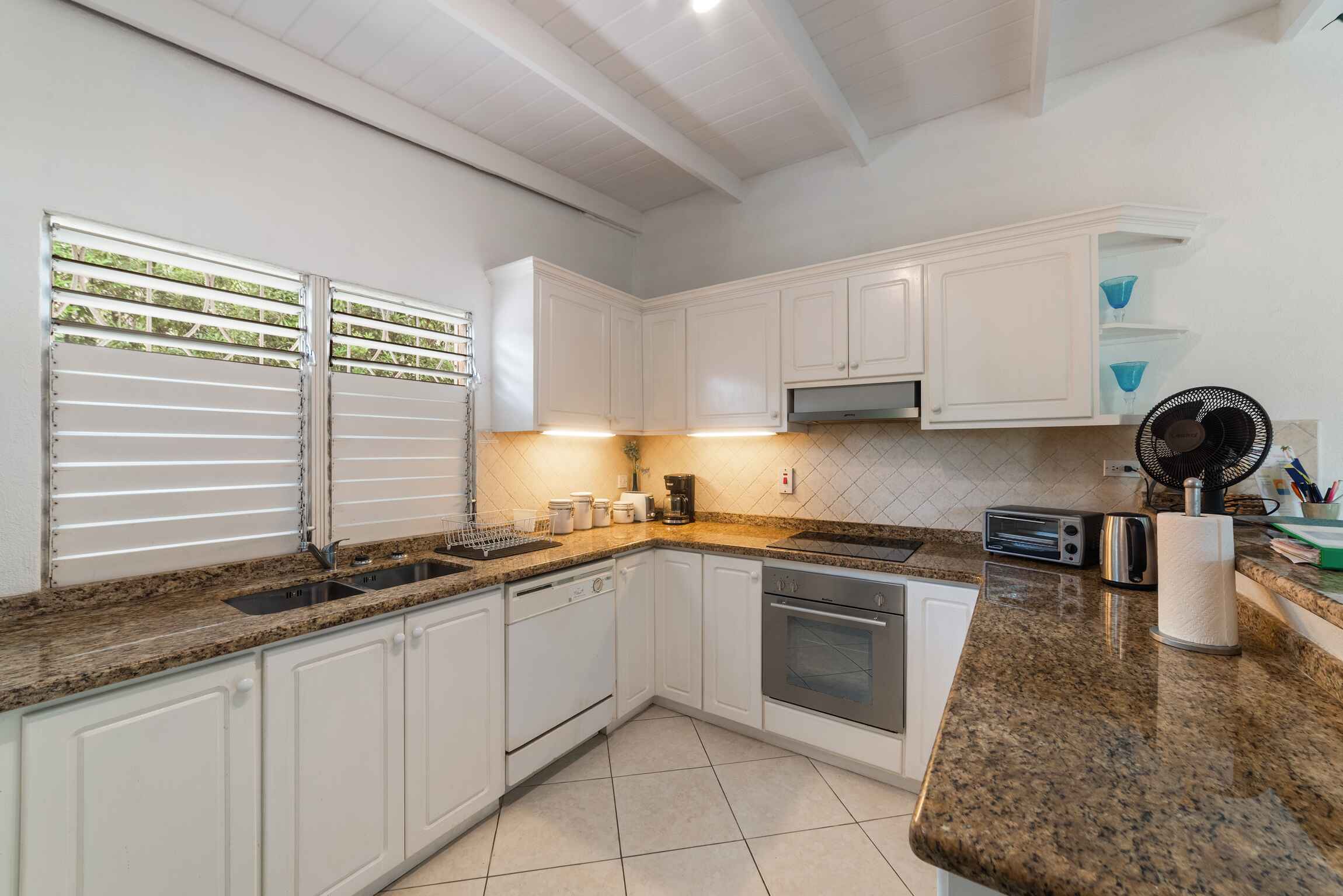 Sunset Crest – Cherry Avenue No. 82
