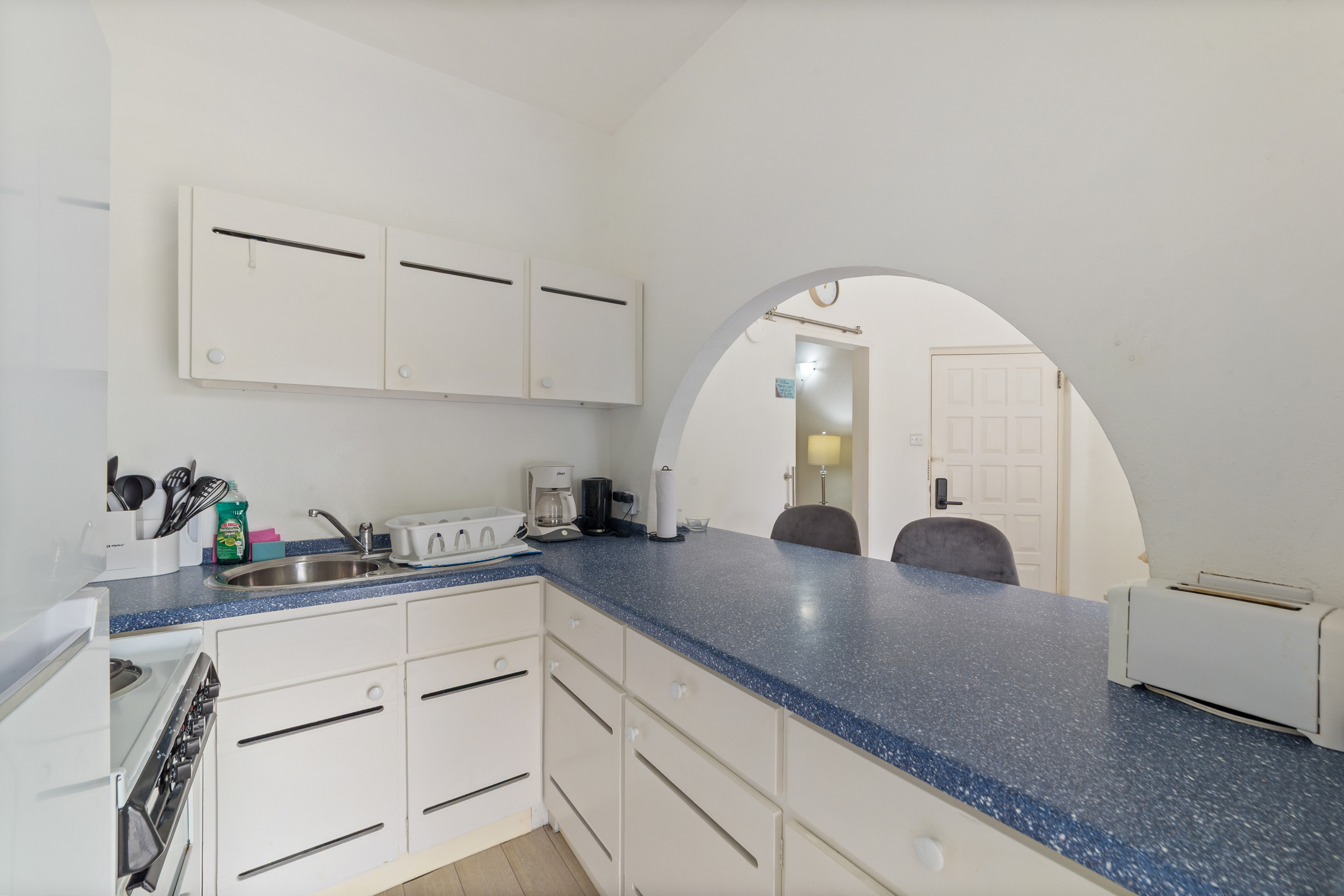  Image of Apartment - 1 Bedrooms - 1 Bathrooms for Holiday Rentals in Sunset Crest-Barbados, Image 7