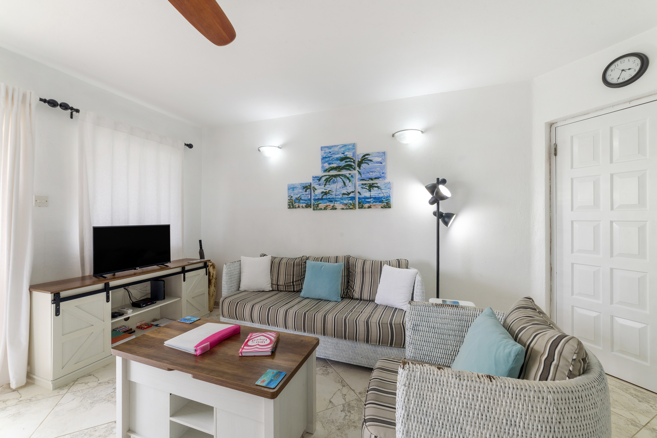  Image of Apartment - 1 Bedrooms - 1 Bathrooms for Holiday Rentals in Sunset Crest-Barbados, Image 6