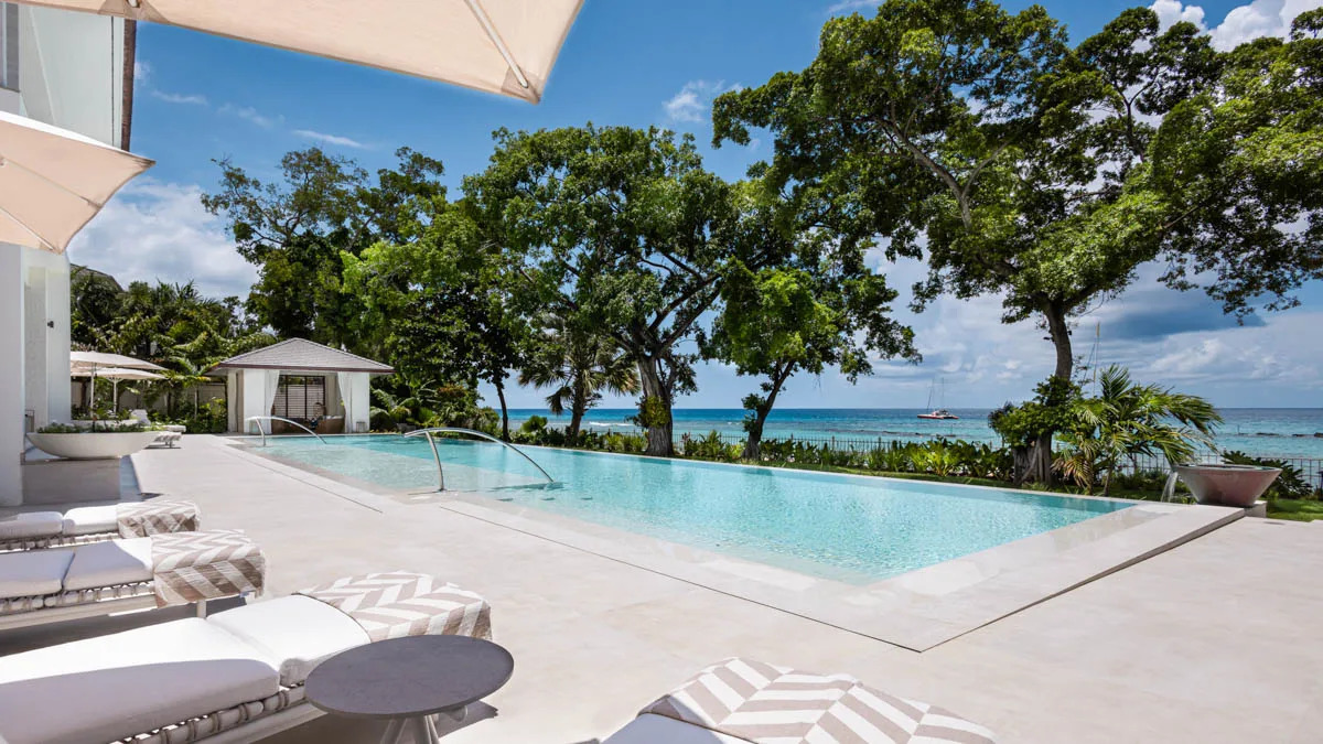  Image of Beachfront Villa - 6 Bedrooms - 6 Bathrooms for Holiday Rentals in Holetown-Barbados, Image 24