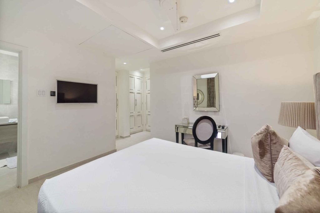  Image of  - 3 Bedrooms - 3 Bathrooms for Holiday Rentals in Paynes Bay-Barbados, Image 23