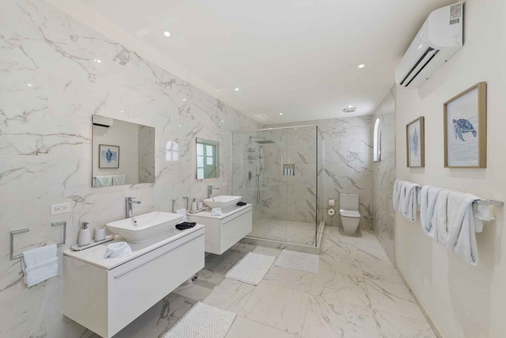  Image of  - 3 Bedrooms - 3 Bathrooms for Holiday Rentals in Paynes Bay-Barbados, Image 32