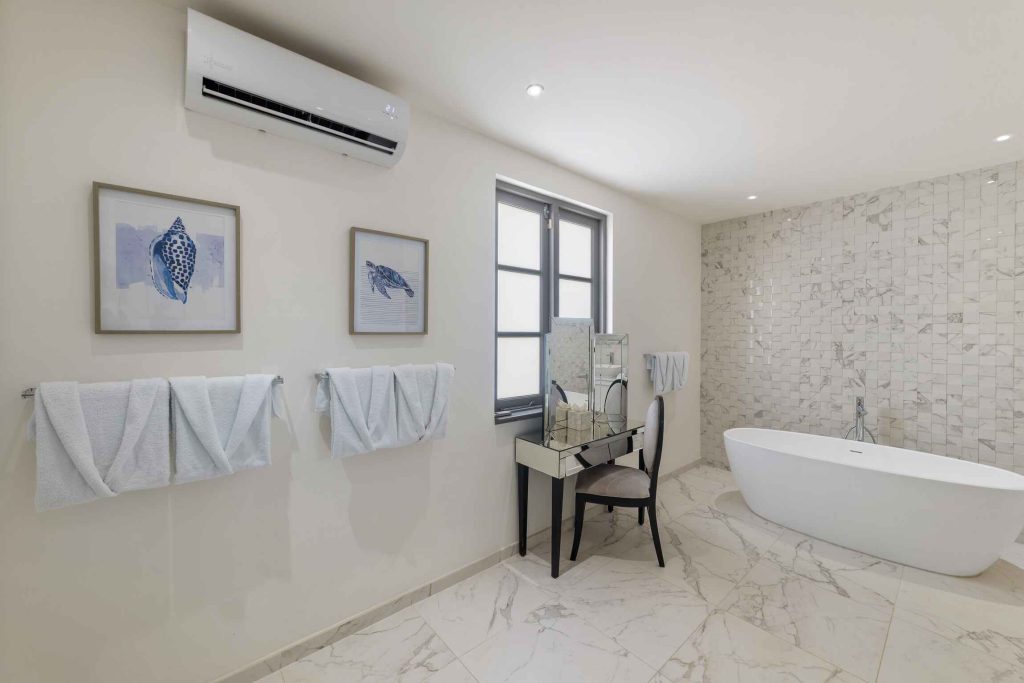  Image of  - 3 Bedrooms - 3 Bathrooms for Holiday Rentals in Paynes Bay-Barbados, Image 33